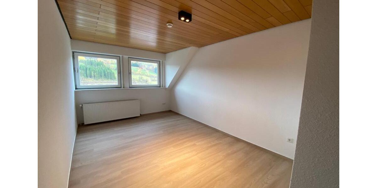 Etagenwohnung Winterberg - 4 Zimmer, 102 m&sup2;, 790&euro; | Angebot:23717286