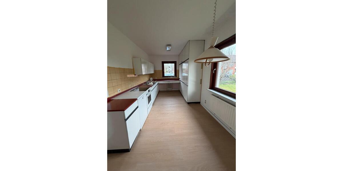 Einfamilienhaus Brunsbüttel - 7.5 Zimmer, 185 m&sup2;, 1.600&euro; | Angebot:25073557