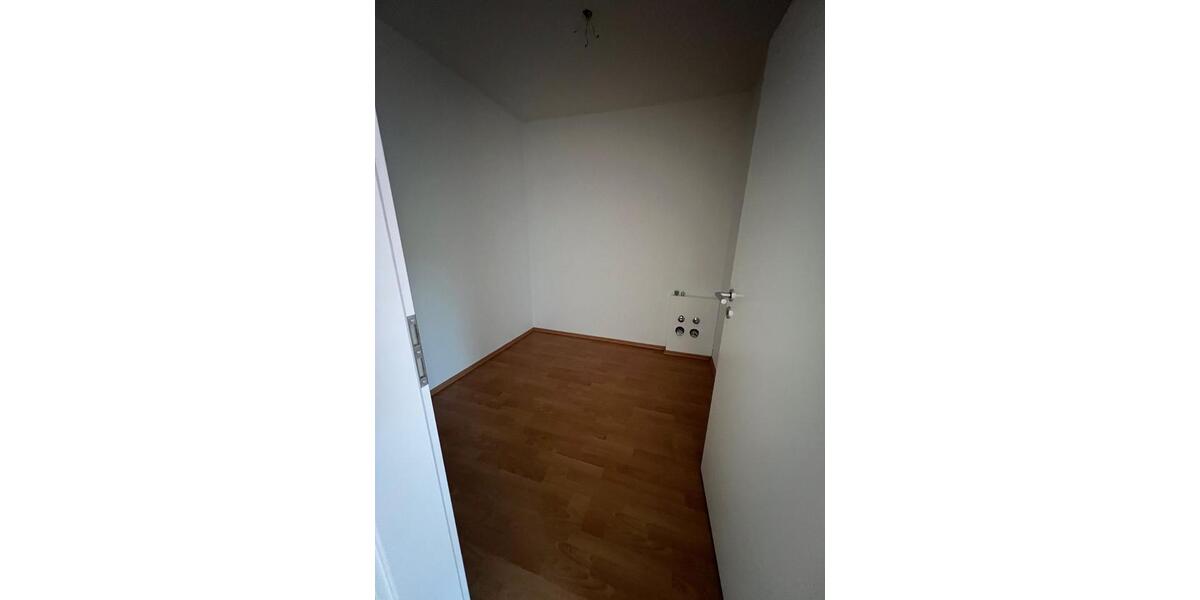 Etagenwohnung Hamburg Wandsbek - 3 Zimmer, 127 m&sup2;, 2.000&euro; | Angebot:26676805