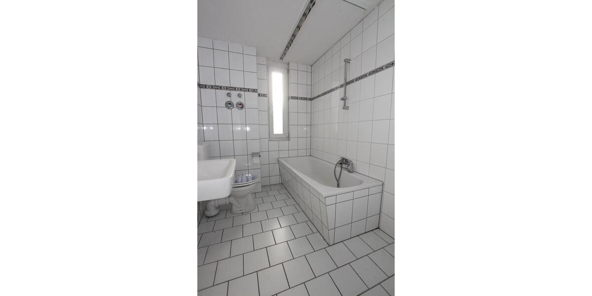 Dachgeschoßwohnung Oschersleben (Bode) - 3 Zimmer, 81 m&sup2;, 650&euro; | Angebot:26052787
