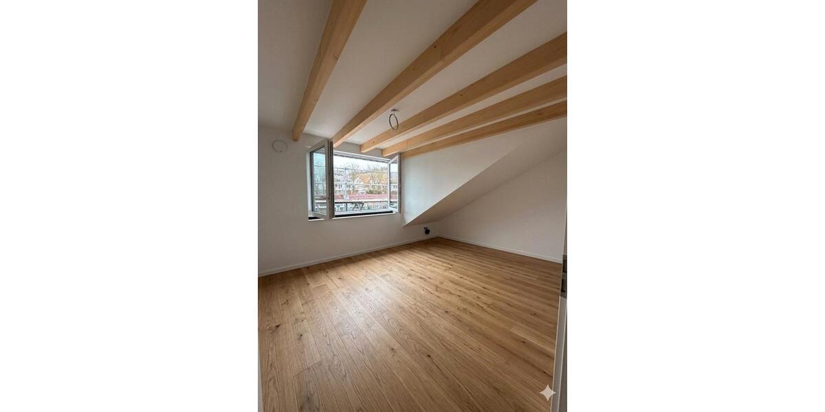 Dachgeschoßwohnung Weinstadt - 3 Zimmer, 71 m&sup2;, 1.050&euro; | Angebot:26525479