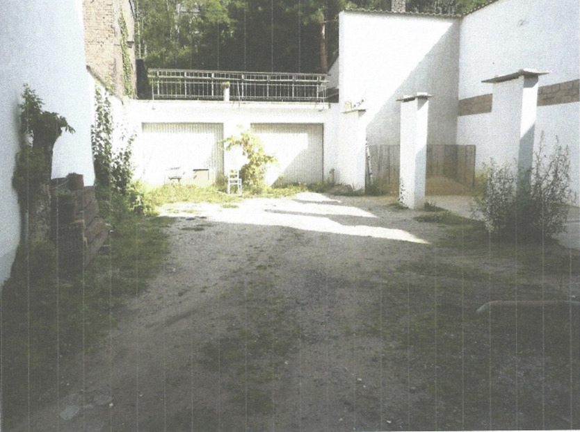 Garage mit kleiner Werkstatt und Grube u vermieten