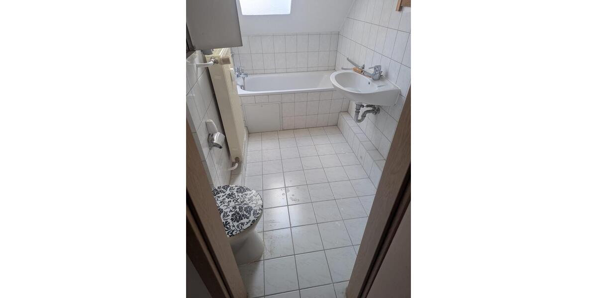 Dachgeschoßwohnung Domsühl - 2 Zimmer, 39 m&sup2;, 273&euro; | Angebot:25417294