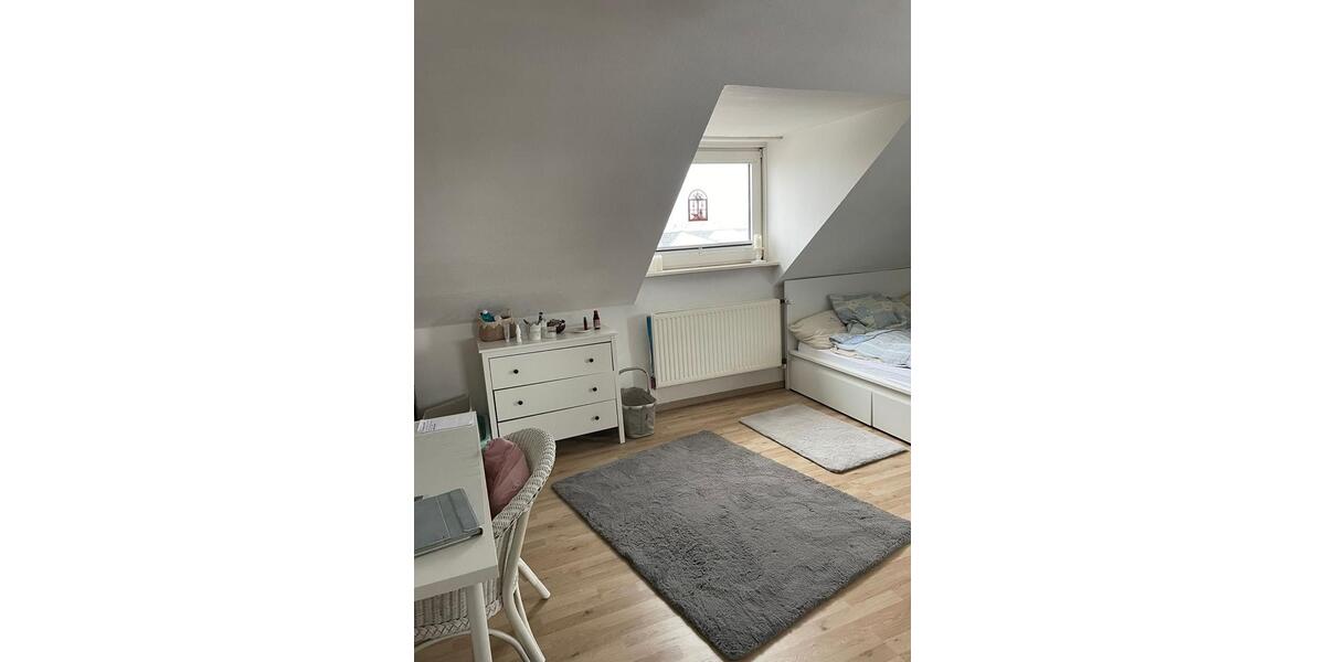 Dachgeschoßwohnung Vechta - 5 Zimmer, 18 m&sup2;, 280&euro; | Angebot:25349358