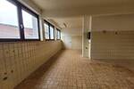 Ladenlokal mit Schaufenster, Büro und Lagerräumen