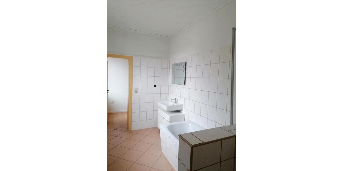 Erdgeschoßwohnung Sitzendorf - 4 Zimmer, 82 m&sup2;, 490&euro; | Angebot:25886936