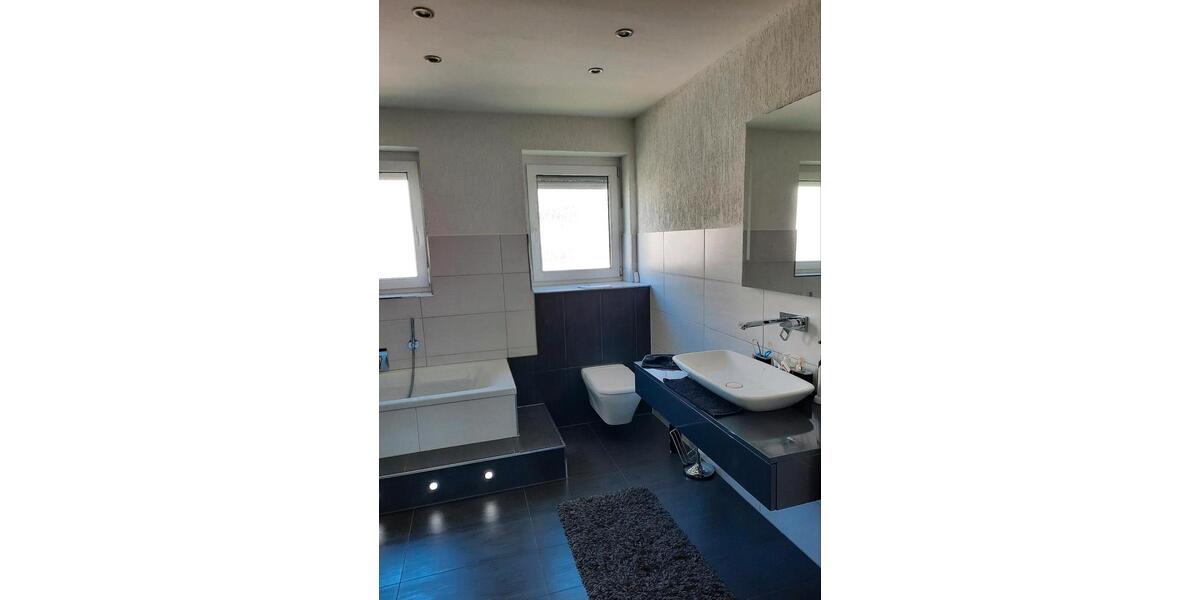 Wohnen auf Zeit Tuttlingen - 2 Zimmer, 104 m&sup2;, 750&euro; | Angebot:26415435