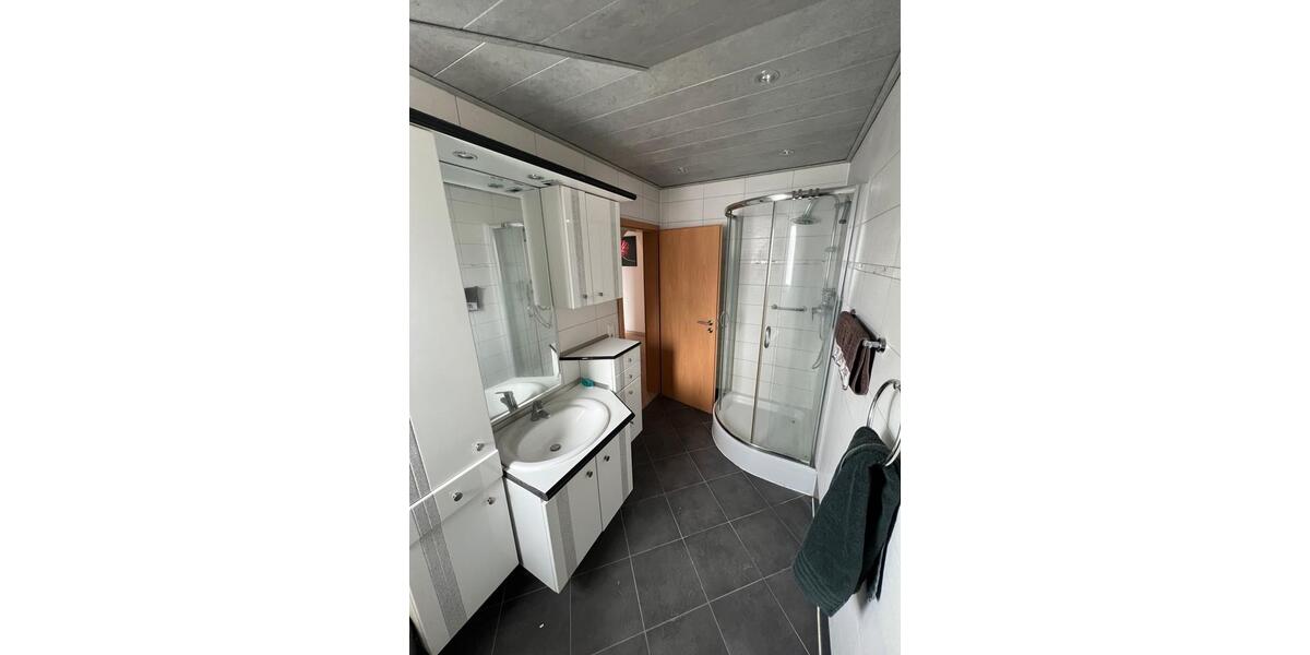 Dachgeschoßwohnung Schwetzingen - 3.5 Zimmer, 100 m&sup2;, 1.200&euro; | Angebot:25725072