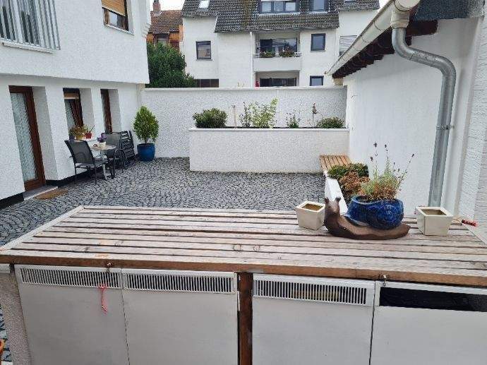 Etagenwohnung Wiesbaden Mainz-Kostheim - 4 Zimmer, 146 m&sup2;, 2.100&euro; | Angebot:25690344