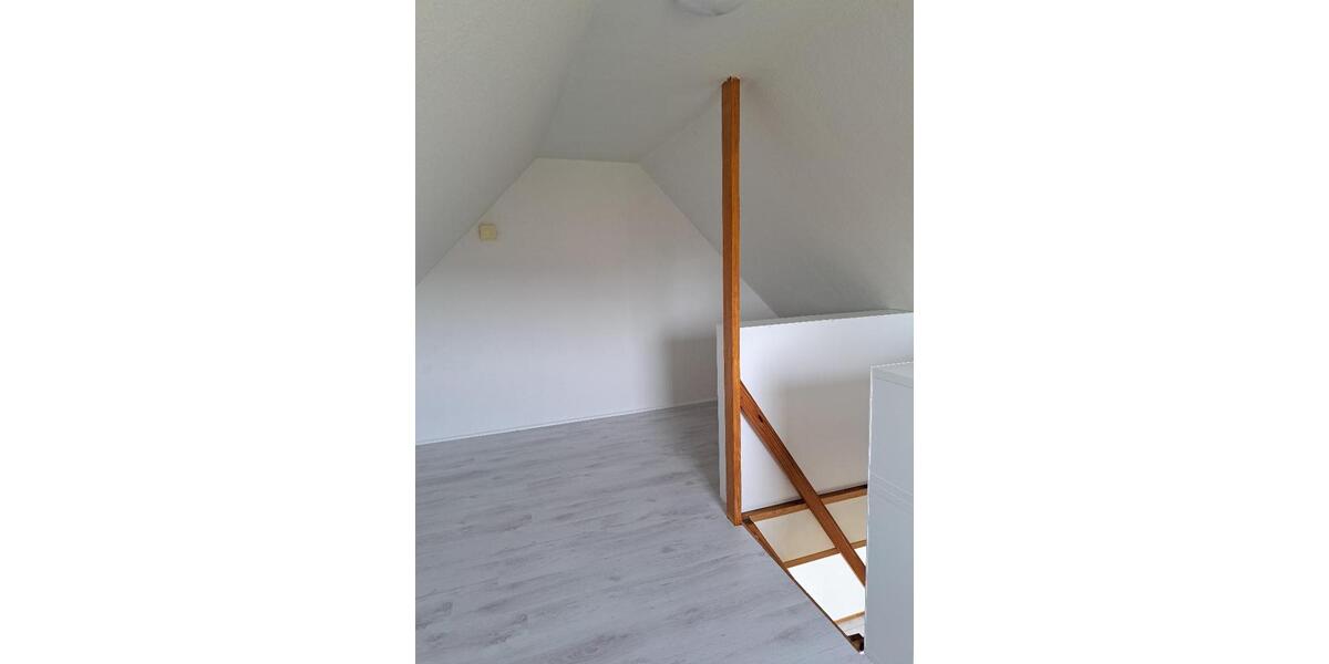 Dachgeschoßwohnung Hamweddel - 1 Zimmer, 45 m&sup2;, 450&euro; | Angebot:26193282