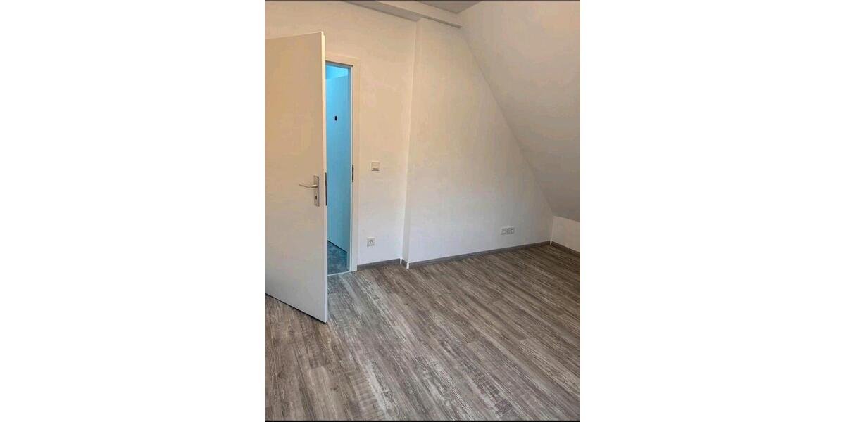 Dachgeschoßwohnung Sankt Augustin - 4 Zimmer, 65 m&sup2;, 950&euro; | Angebot:26222268