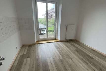 Wohnung zum Mieten in Chemnitz 325 € 61.8 m² 2 zimmer
