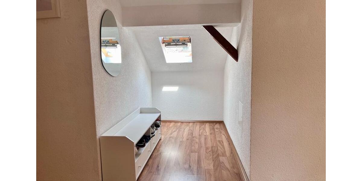 Dachgeschoßwohnung Siegen Kaan-Marienborn - 2 Zimmer, 77 m&sup2;, 695&euro; | Angebot:26588836