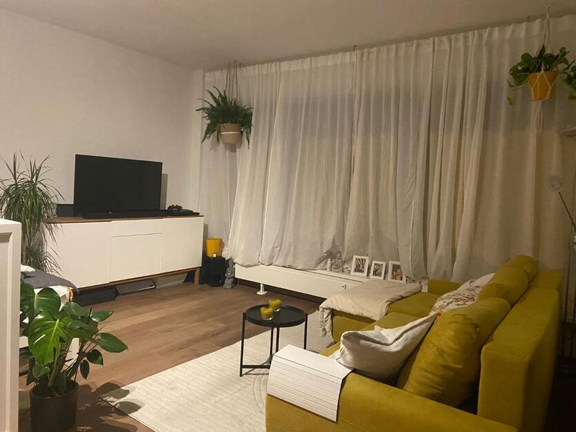 Hell, freundlich & zentral: Großzügiges Ein-Raum-Appartement zimmer