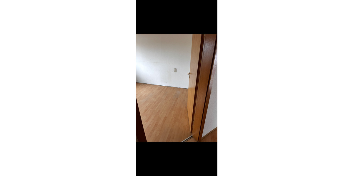 Dachgeschoßwohnung Marlow - 3 Zimmer, 90 m&sup2;, 800&euro; | Angebot:25717872