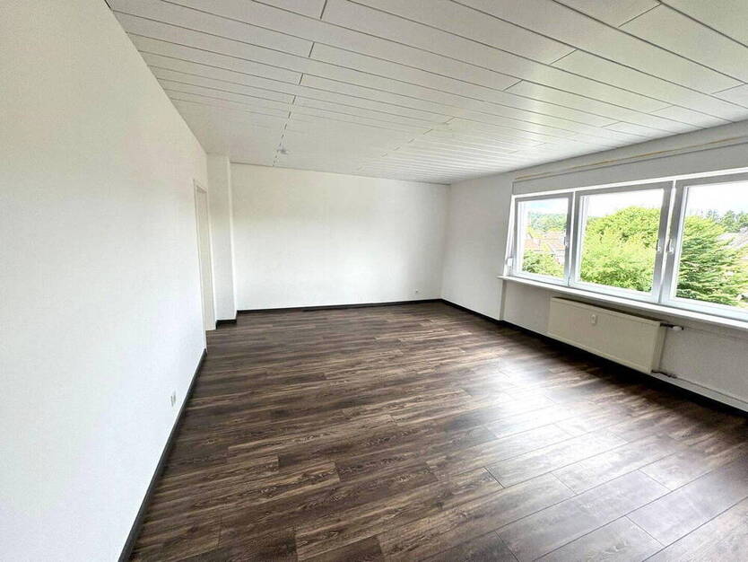 Top renovierte 3 Zimmer Wohnung Zentrum Dudweiler Uninähe