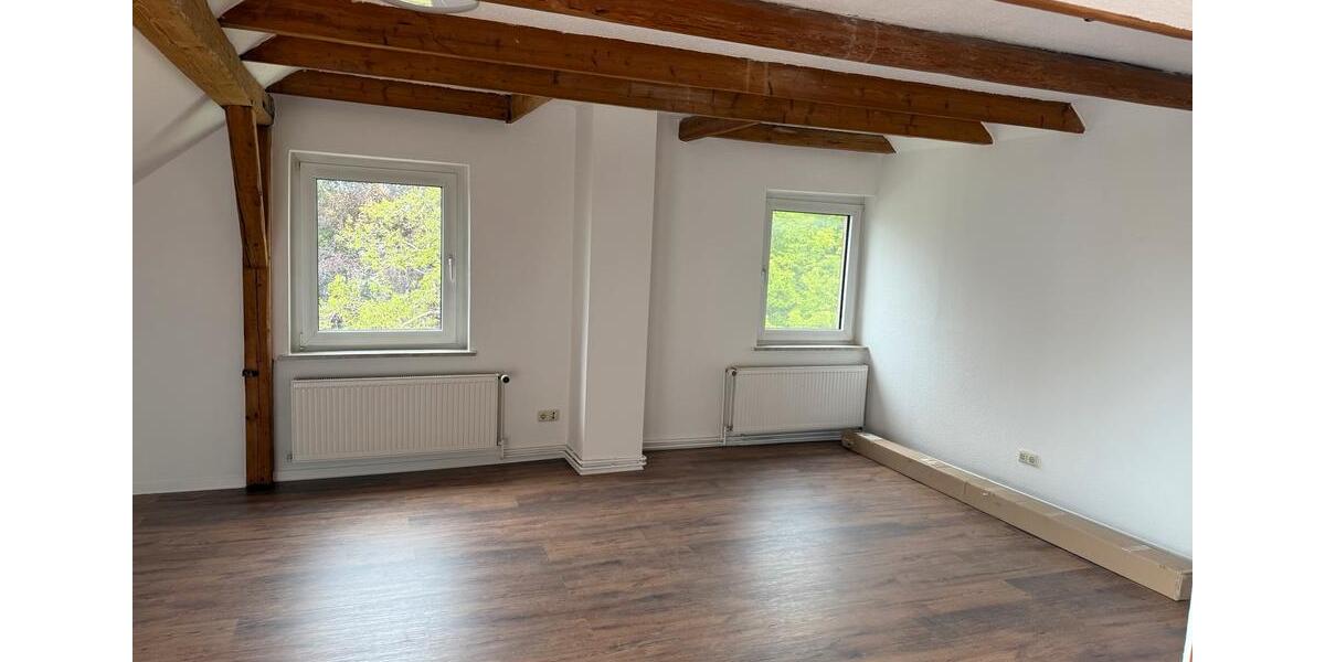 Dachgeschoßwohnung Lindhorst - 3.5 Zimmer, 102 m&sup2;, 850&euro; | Angebot:26582753