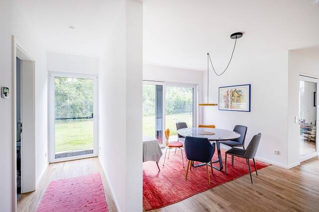 Befristet: Modernes Wohnen mit Stil: Garten, Terrasse & offenes Wohnkonzept vereint