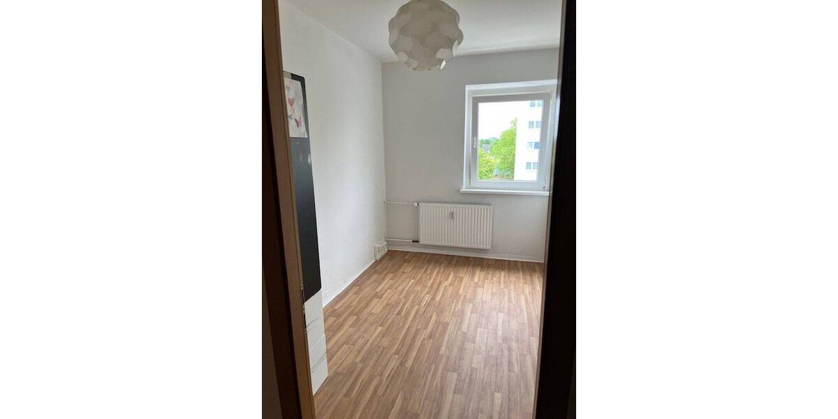 Etagenwohnung Rostock Dierkow-Neu - 4 Zimmer, 72 m&sup2;, 800&euro; | Angebot:26787474