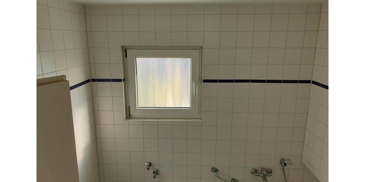 Dachgeschoßwohnung Meerane - 1 Zimmer, 35 m&sup2;, 240&euro; | Angebot:24254647