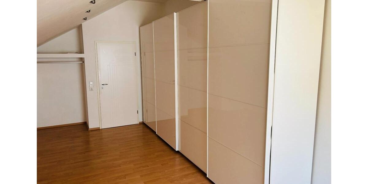 Dachgeschoßwohnung Kulmbach Blaich - 4 Zimmer, 165 m&sup2;, 1.400&euro; | Angebot:26245275