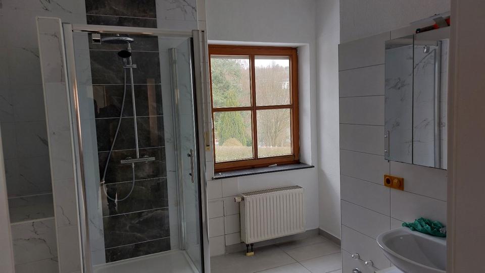 Großzügige 7-Zimmer Wohnung mit 2 Bädern & 3 PKW Stellplätzen 7 zimmer