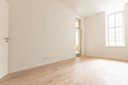 Wohnung Schkeuditz - 4 Zimmer, 121 m&sup2;, 1.390&euro; | Angebot:25150505