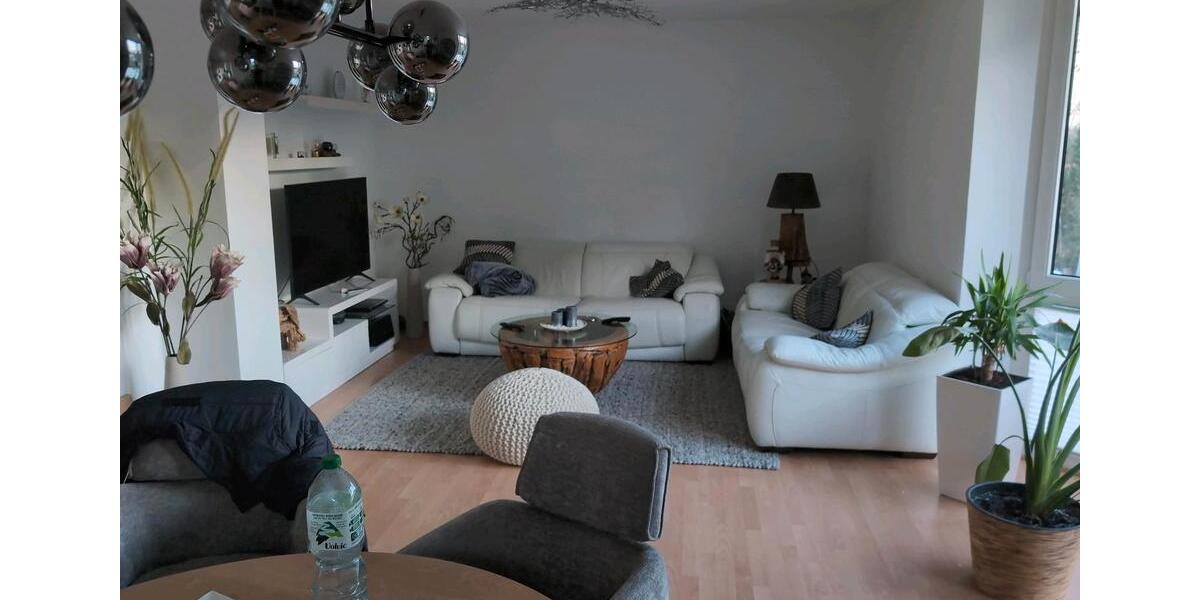 Nachmieter, im Auftrag von unserem Vermieter 3 zimmer