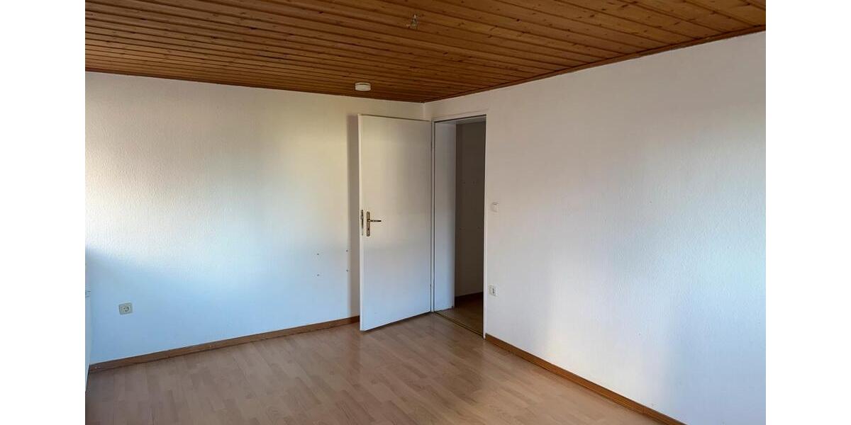 Erdgeschoßwohnung Naila - 2 Zimmer, 65 m&sup2;, 480&euro; | Angebot:26051473