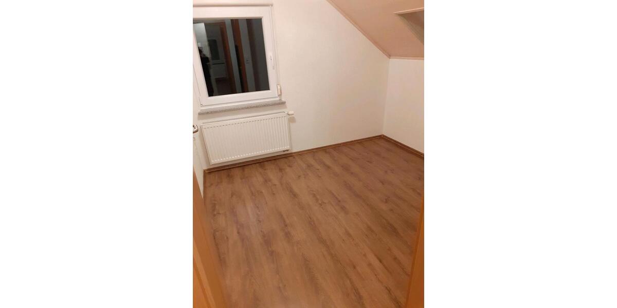 Dachgeschoßwohnung Nürtingen - 2 Zimmer, 30 m&sup2;, 700&euro; | Angebot:25017181