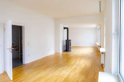 Haus Dreieich - 6 Zimmer, 207 m&sup2;, 3.200&euro; | Angebot:27113546