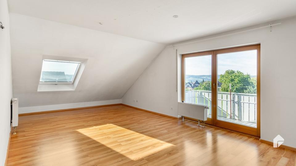 Schöne Maisonette 3 Zimmer Wohnung mit großem Balkon zimmer
