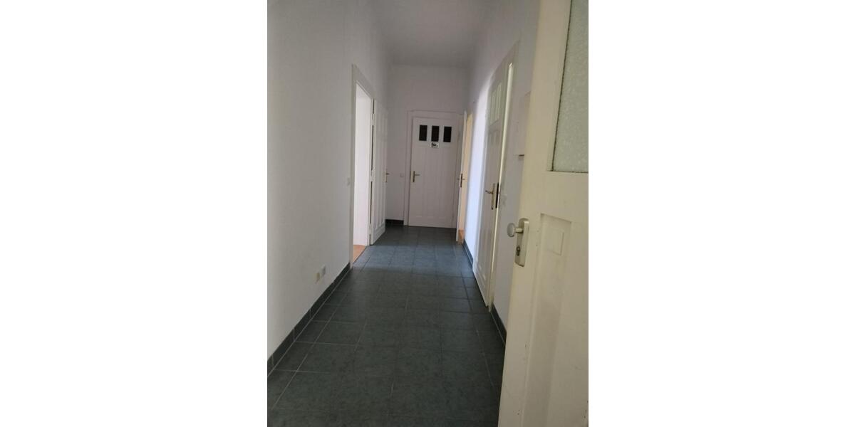 Erdgeschoßwohnung Meerane - 4 Zimmer, 90 m&sup2;, 570&euro; | Angebot:25859242