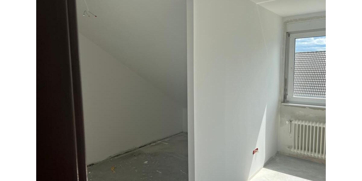 Dachgeschoßwohnung Idstein - 4 Zimmer, 108 m&sup2;, 1.100&euro; | Angebot:26578821