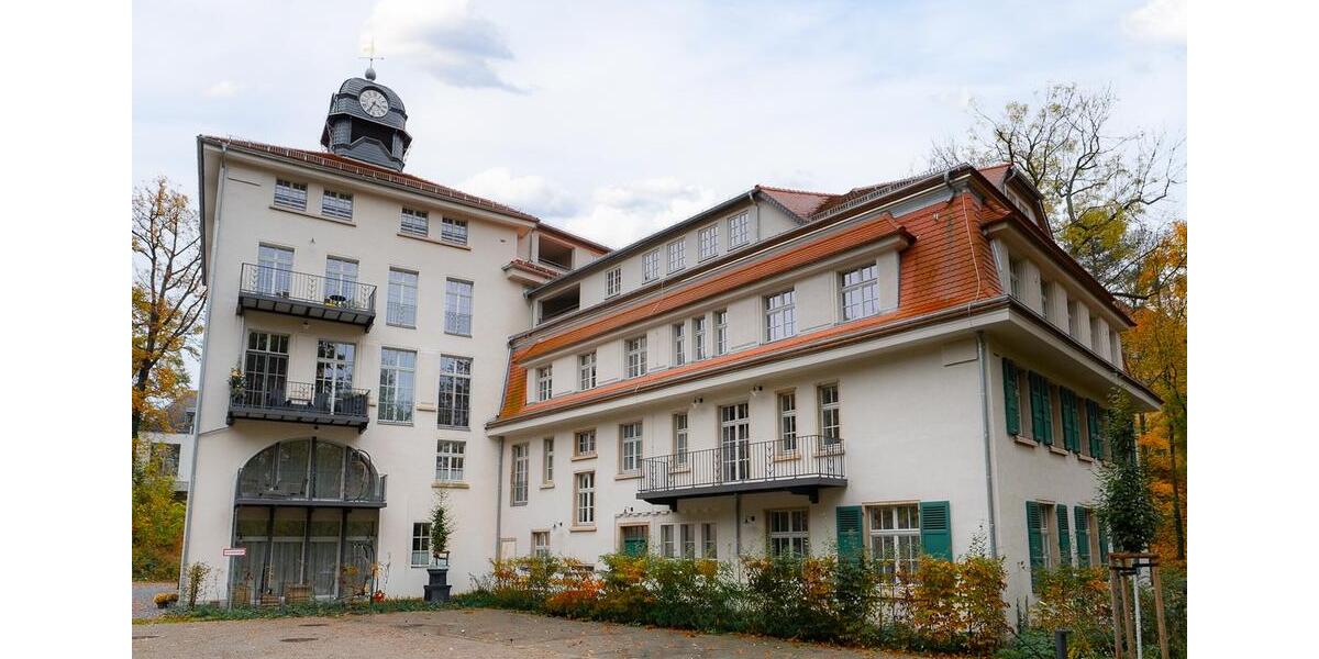 Exklusives Penthouse im denkmalgeschützten Lahmann-Sanatorium. 4 zimmer