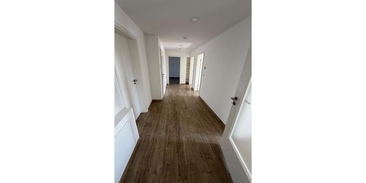 Etagenwohnung Fraureuth - 4 Zimmer, 97 m&sup2;, 772&euro; | Angebot:26226452