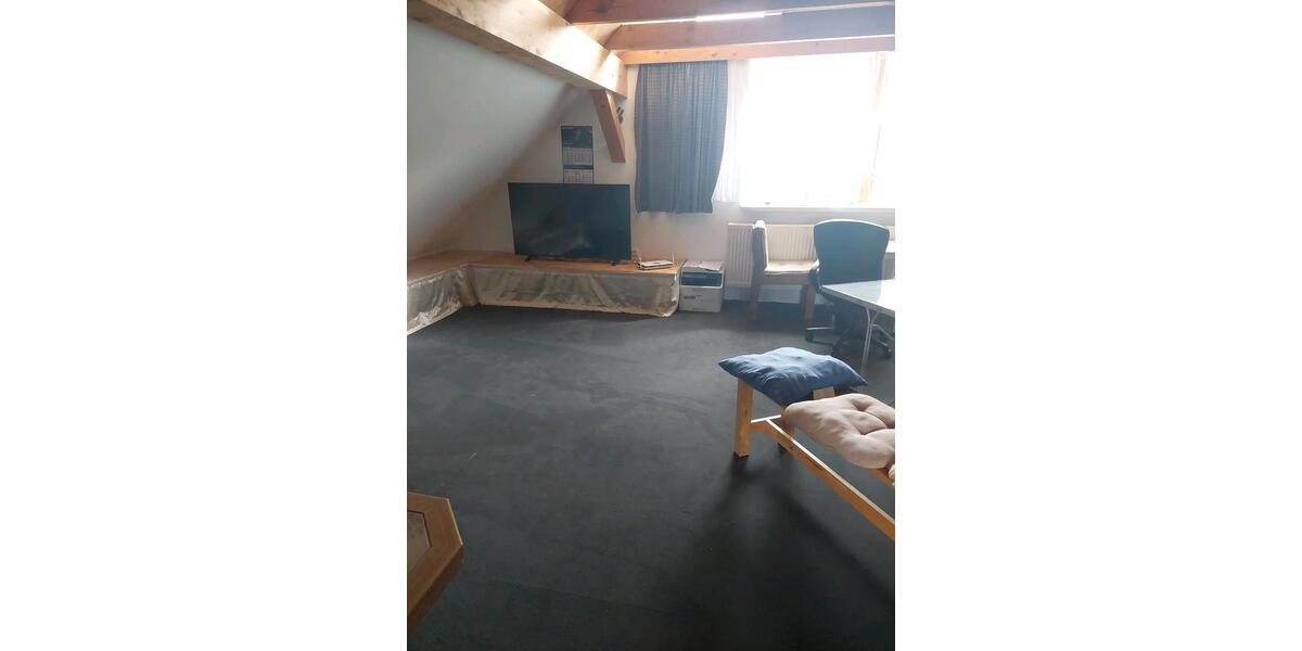 Dachgeschosswohnung 2 zimmer