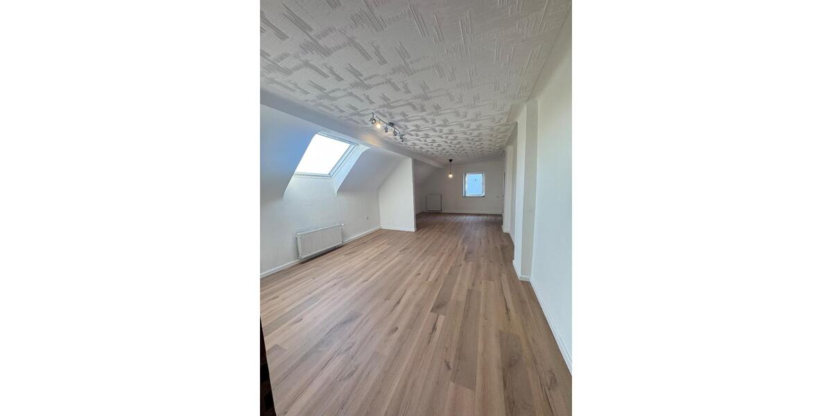 Dachgeschoßwohnung Merzig - 2 Zimmer, 110 m&sup2;, 800&euro; | Angebot:25809685