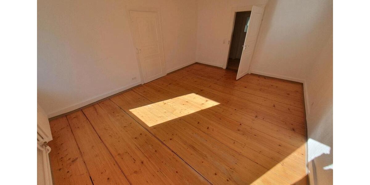 Wohnen auf Zeit Freiburg im Breisgau - 4 Zimmer, 16 m&sup2;, 350&euro; | Angebot:26190896