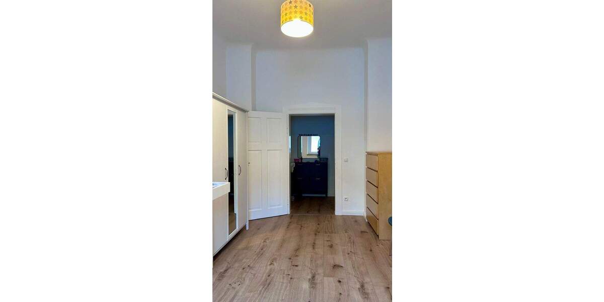 Sanierte 4-Zimmer-Wohnung mit 108 m² im 1. OG - zusätzliche EG-Wohnung im Haus verfügbar 4 zimmer