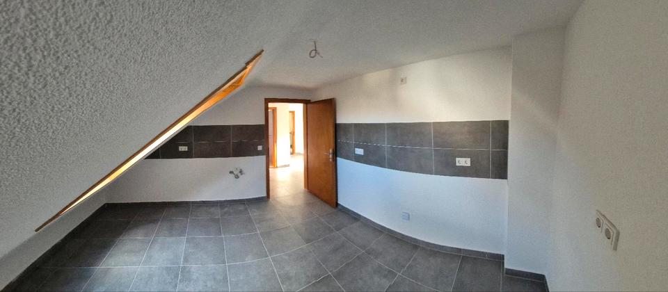 Dachgeschoßwohnung Saarbrücken West - 3 Zimmer, 50 m&sup2;, 600&euro; | Angebot:26536779