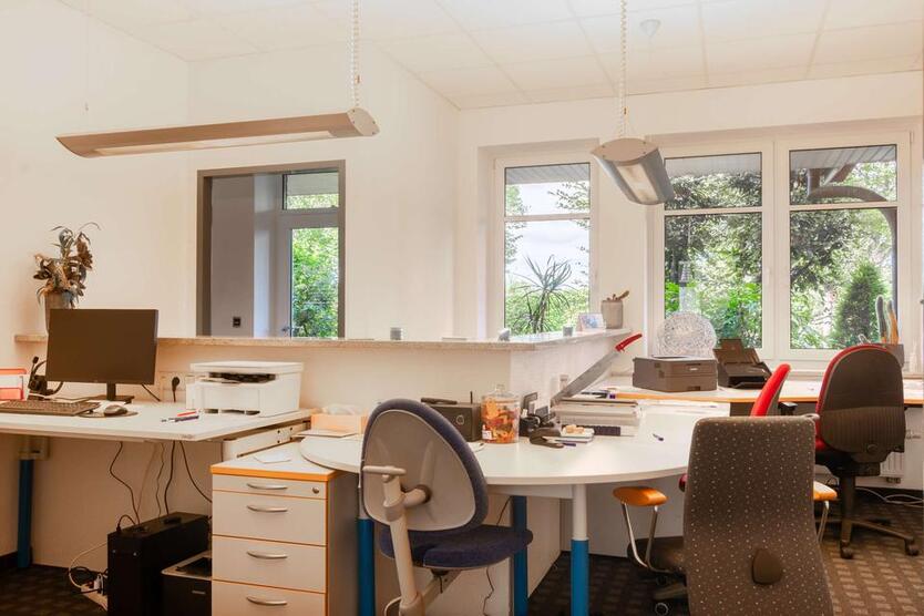 Großzügige Gewerbefläche mit flexibler Raumaufteilung und Wohnoption. Obj. 8989 zimmer