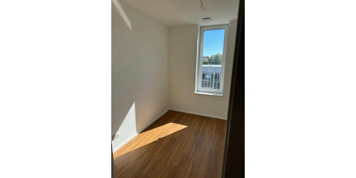 Dachgeschoßwohnung Reinbek - 4 Zimmer, 97 m&sup2;, 1.724&euro; | Angebot:25943276