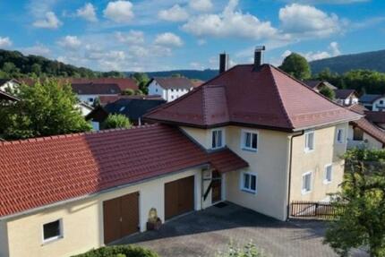 Haus Deggendorf - 5 Zimmer, 107 m&sup2;, 1.200&euro; | Angebot:26218228