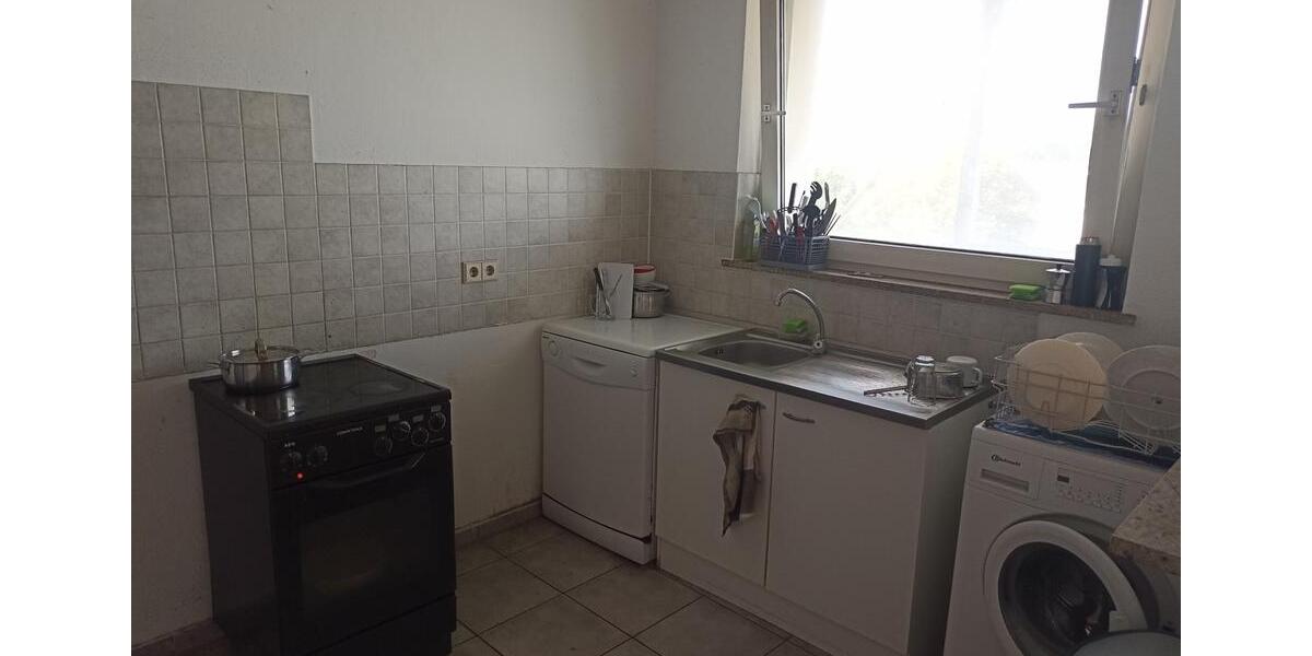 Schönes Zimmer in geräumiger 3-Zimmer-WG ab 01.02. frei 1 zimmer