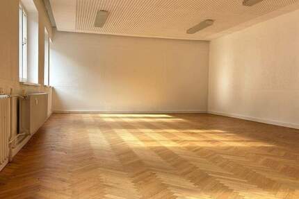 Gewerbeobjekt Niederwiesa - 230&euro; | Angebot:23191446