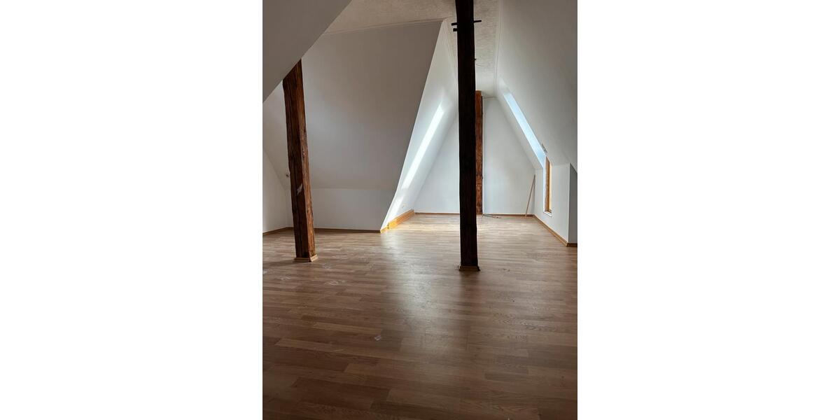 Dachgeschoßwohnung Obernkirchen - 4 Zimmer, 110 m&sup2;, 850&euro; | Angebot:24885929