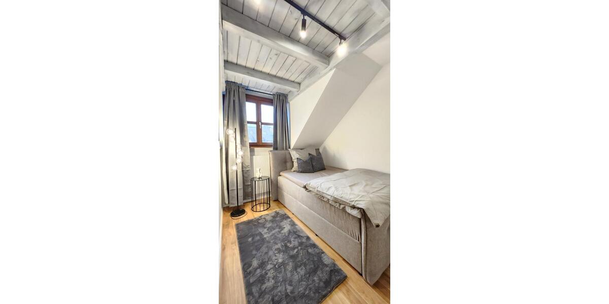 Dachgeschoßwohnung Waldshut-Tiengen Tiengen - 1.5 Zimmer, 35 m&sup2;, 1.200&euro; | Angebot:23598951