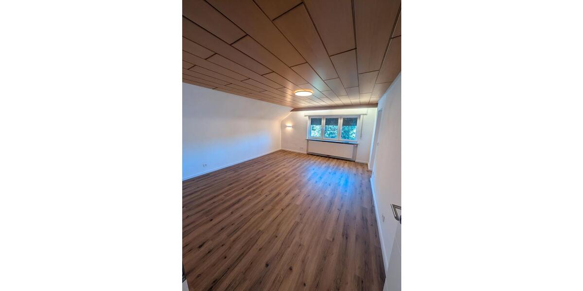Dachgeschoßwohnung Karlsruhe Wettersbach - 5 Zimmer, 113 m&sup2;, 1.350&euro; | Angebot:26414163