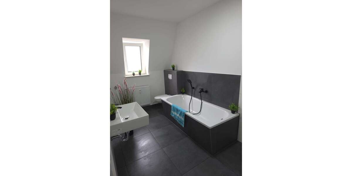 Etagenwohnung Meerane - 3 Zimmer, 71 m&sup2;, 495&euro; | Angebot:26608390